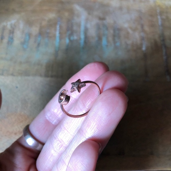 Rose gold star and moon wrap around ring - Picture 6 of 7